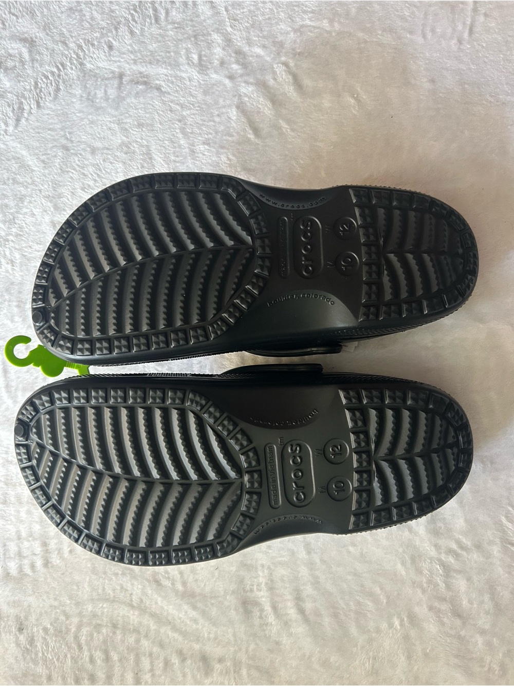CROCS Baya Lined Clog in Black with Black Fleece - Picture 3 of 4